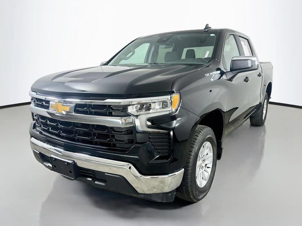 Used 2025 Chevrolet Silverado 1500 LT RWD image 3