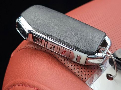 Used 2023 Kia Sportage SX image 37