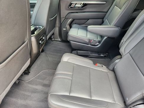 Used 2025 Chevrolet Tahoe RST w/ Comfort Package AWD/4WD image 31