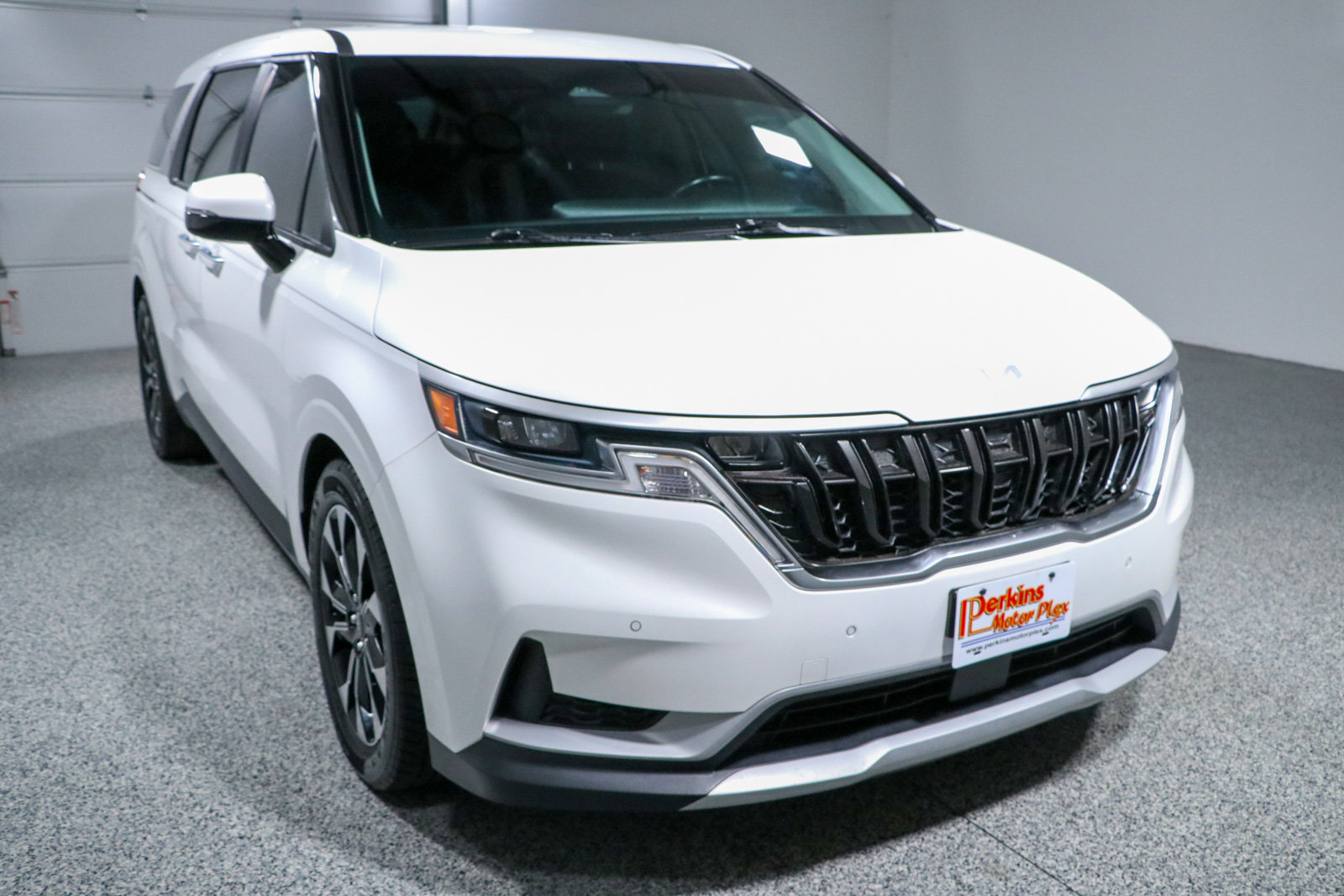Used 2022 Kia Carnival EX FWD image 5