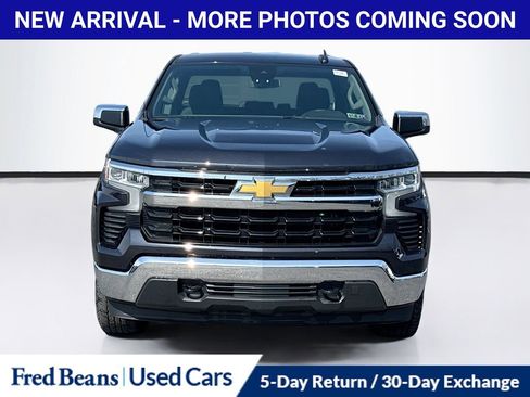 Used 2023 Chevrolet Silverado 1500 LT AWD/4WD image 2