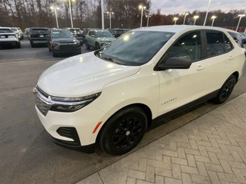 Certified 2022 Chevrolet Equinox LS w/ LS Convenience Package image 4