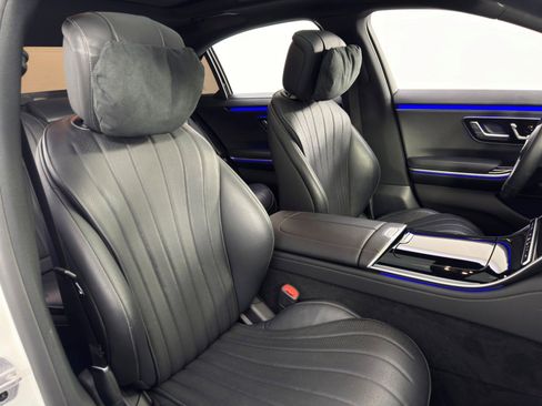 Used 2022 Mercedes-Benz S 500 4MATIC w/ AMG Line Package image 49