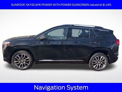 Used 2022 GMC Terrain Denali w/ Denali Premium Package image 3