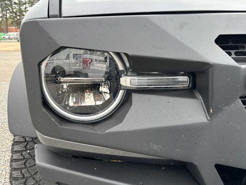 Used 2022 Ford Bronco Black Diamond w/ Sasquatch Package image 7