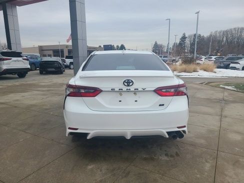 Used 2024 Toyota Camry SE image 6