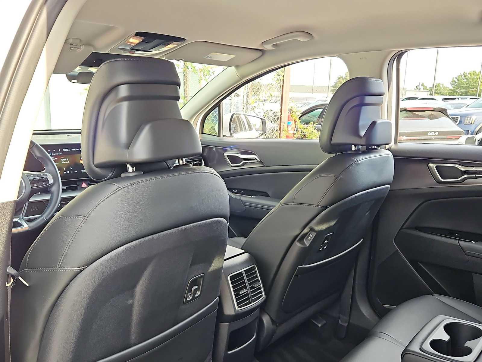 Certified 2025 Kia Sportage EX FWD image 18