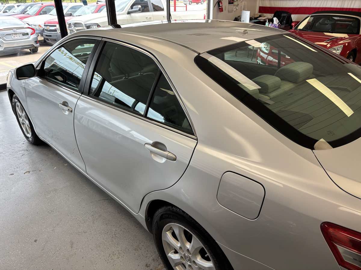 Used 2011 Toyota Camry LE w/ LE Extra-Value Pkg FWD image 10