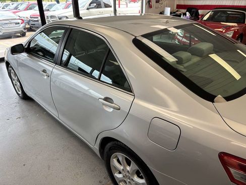Used 2011 Toyota Camry LE w/ LE Extra-Value Pkg FWD image 10