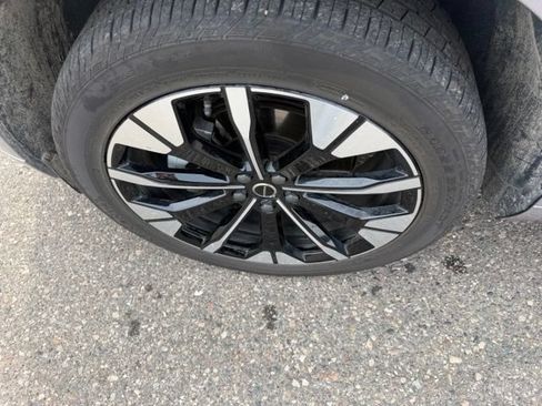 Used 2026 Volvo XC60 B5 Plus w/ Protection Package Premier AWD/4WD image 11