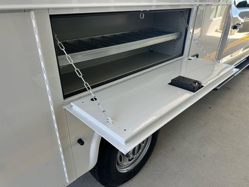 New 2026 Ford F250 XL w/ XL Chrome Package image 12