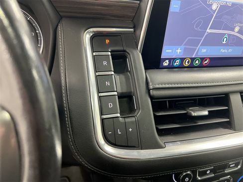 Used 2021 Chevrolet Tahoe Z71 w/ Luxury Package image 18