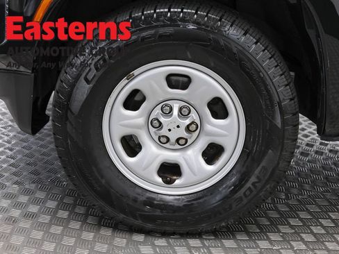 Used 2022 Nissan Frontier S RWD image 30