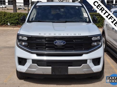 Certified 2025 Ford Expedition Platinum image 3
