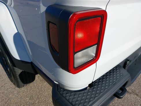 New 2026 Jeep Gladiator Sahara image 33