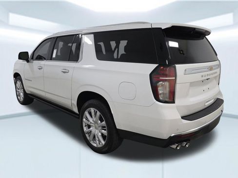 Used 2022 Chevrolet Suburban High Country RWD image 7