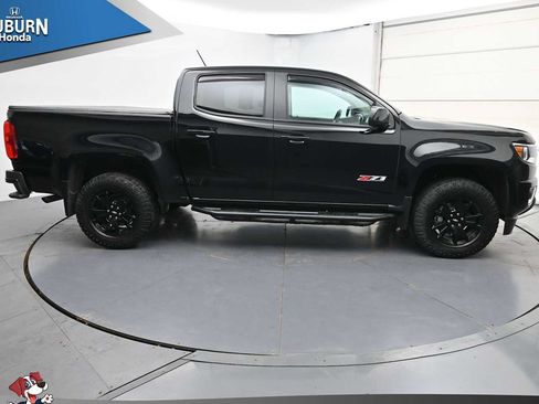 Used 2018 Chevrolet Colorado Z71 w/ Z71 Midnight Edition AWD/4WD image 17