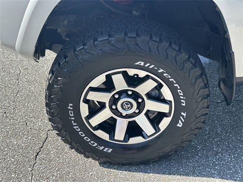 Used 2020 Toyota 4Runner TRD Off-Road Premium image 11