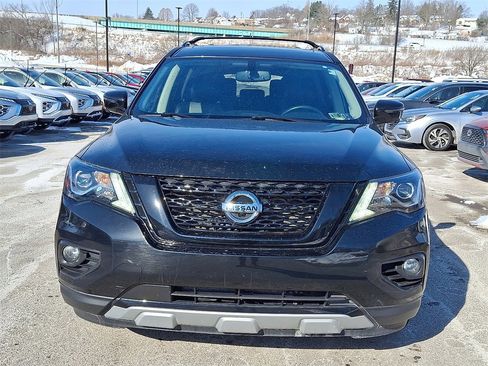 Used 2020 Nissan Pathfinder SL image 2