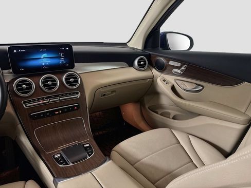 Used 2022 Mercedes-Benz GLC 300 4MATIC image 24