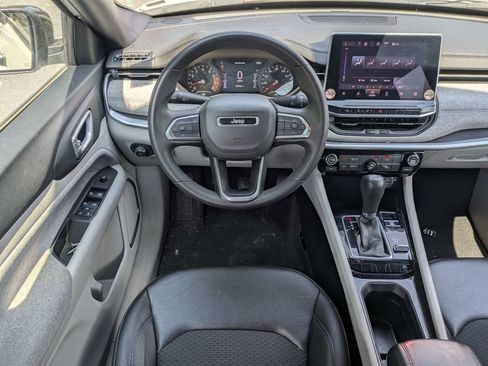 Used 2024 Jeep Compass Latitude AWD/4WD image 15