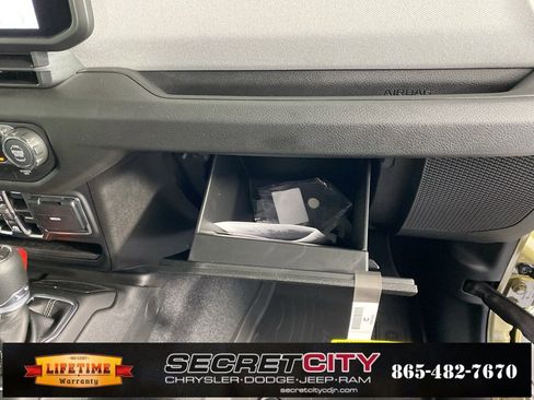 New 2025 Jeep Gladiator Sport image 31