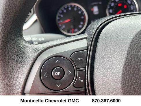 Used 2020 Toyota RAV4 LE image 23