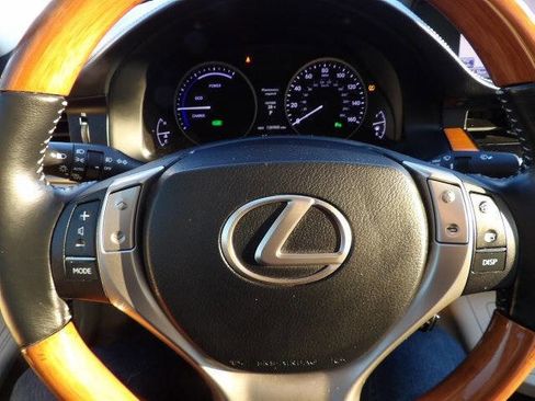 Used 2013 Lexus ES 300h image 12