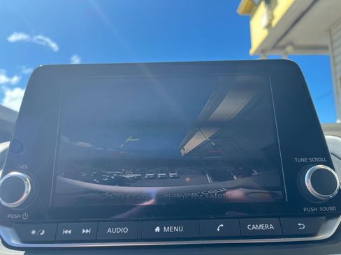 Used 2024 Nissan Rogue SV image 25