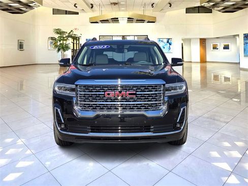 Used 2023 GMC Acadia Denali image 2