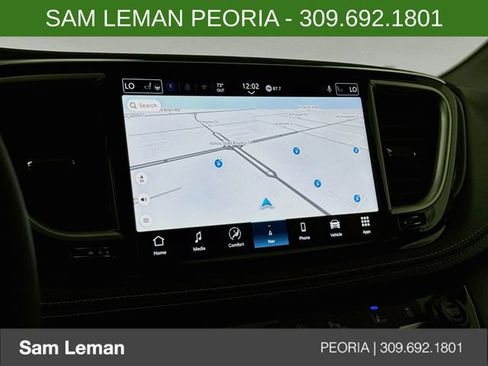 New 2027 Chrysler Pacifica Limited FWD image 13