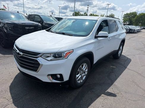 Used 2021 Chevrolet Traverse LT w/ LPO, Floor Liner Package AWD/4WD image 5