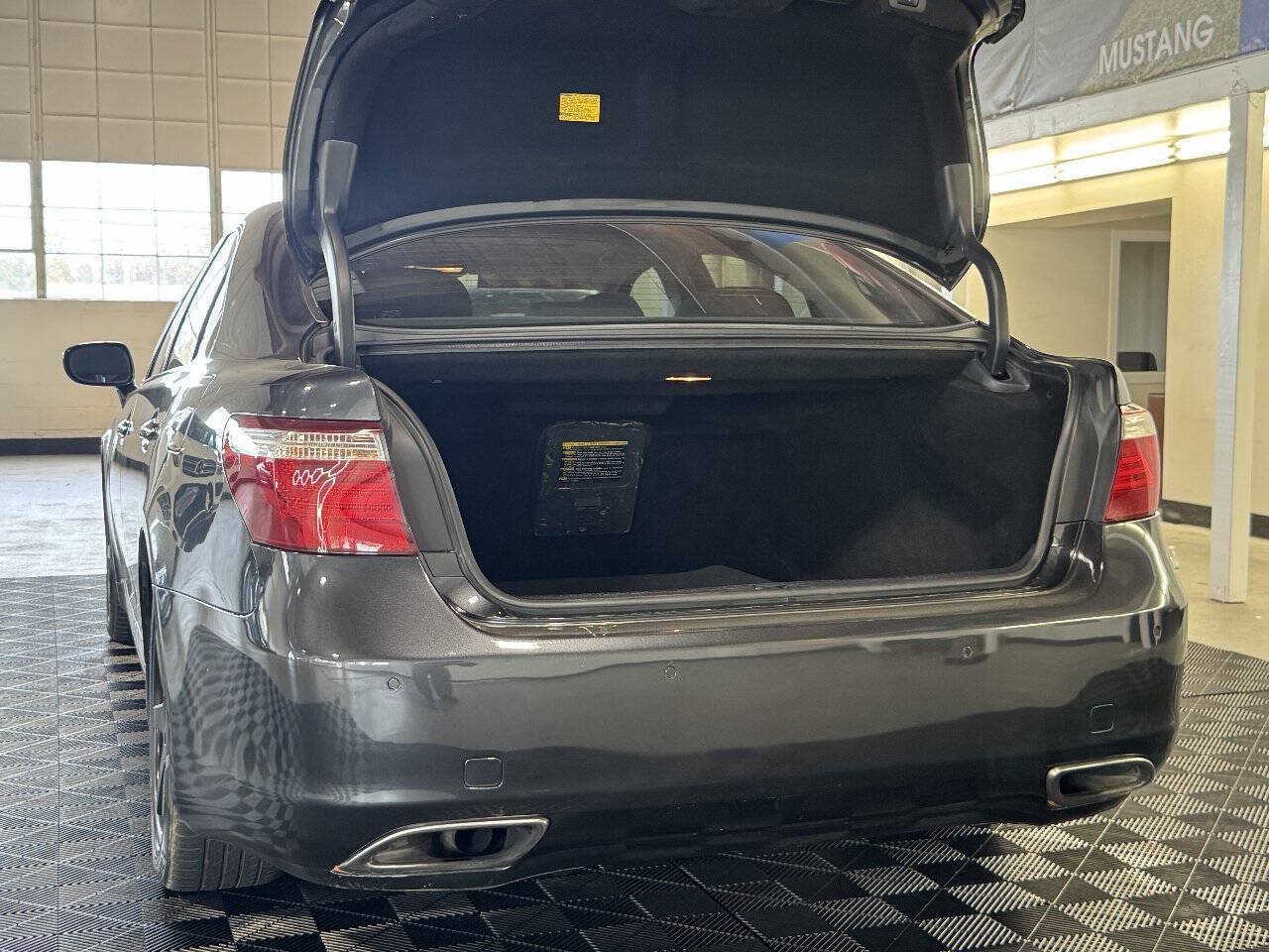 Used 2008 Lexus LS 460 RWD image 9