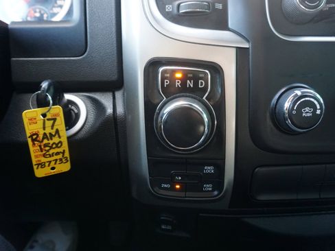 Used 2017 RAM 1500 Classic SLT image 19