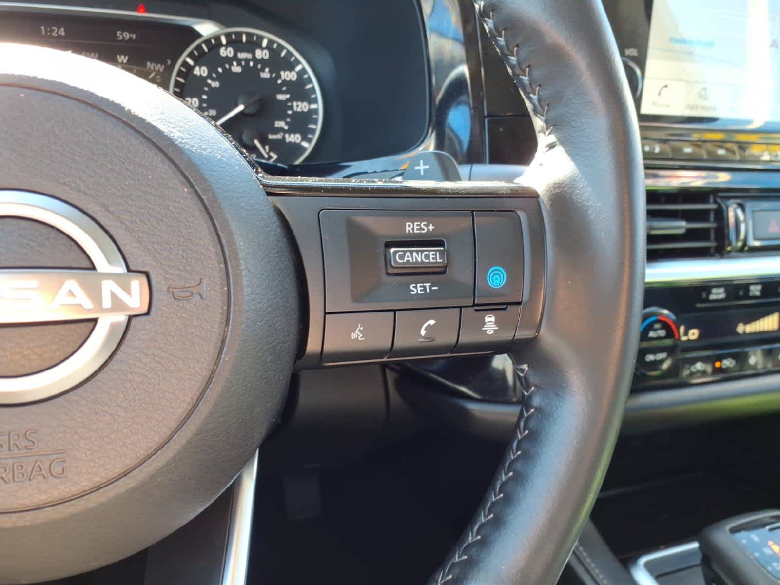 Used 2025 Nissan Pathfinder SL AWD/4WD image 23