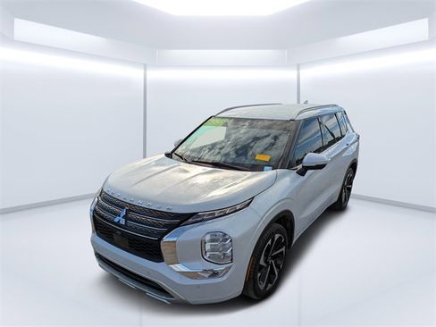 Used 2023 Mitsubishi Outlander SEL image 7