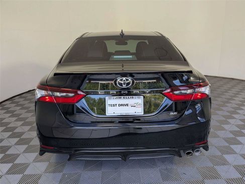 Used 2023 Toyota Camry SE w/ Convenience Package FWD image 7