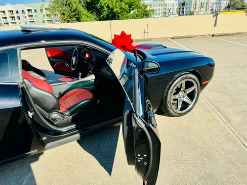 Used 2016 Dodge Challenger R/T Plus image 54