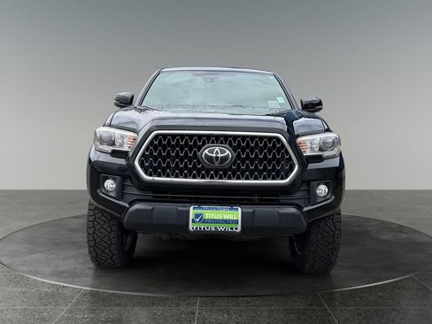Used 2018 Toyota Tacoma TRD Off-Road AWD/4WD image 2