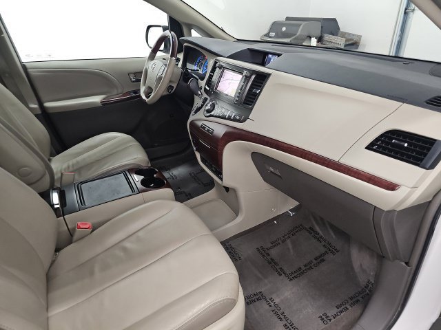 Used 2013 Toyota Sienna Limited w/ Premium Pkg AWD/4WD image 42