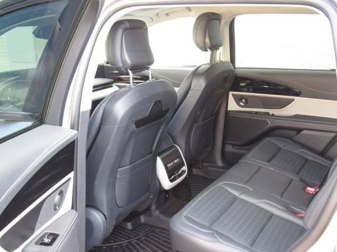Used 2024 Lincoln Nautilus Reserve w/ Equipment Group 202A AWD/4WD image 13