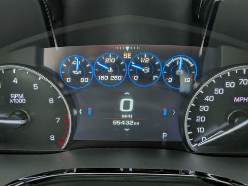 Used 2017 Cadillac XT5 Platinum image 32