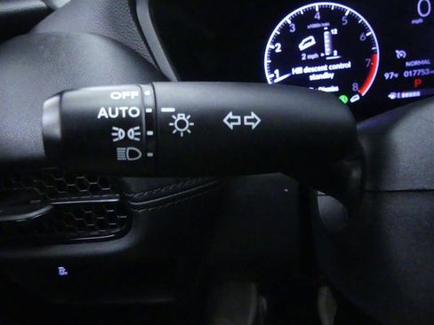 Used 2023 Honda HR-V LX image 15