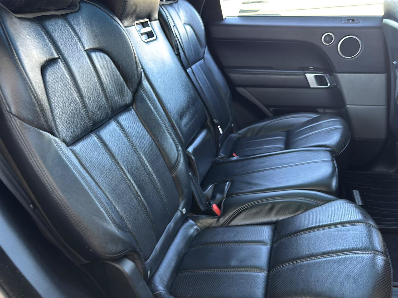 Used 2017 Land Rover Range Rover Sport SE AWD/4WD image 25