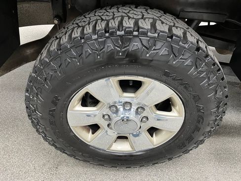 Used 2014 RAM 2500 Longhorn w/ Convenience Group AWD/4WD image 17