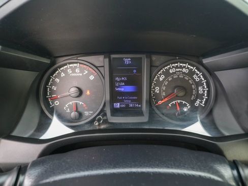 Used 2019 Toyota Tacoma 2WD Access Cab image 18