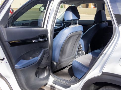 Used 2025 Kia Seltos S FWD image 9