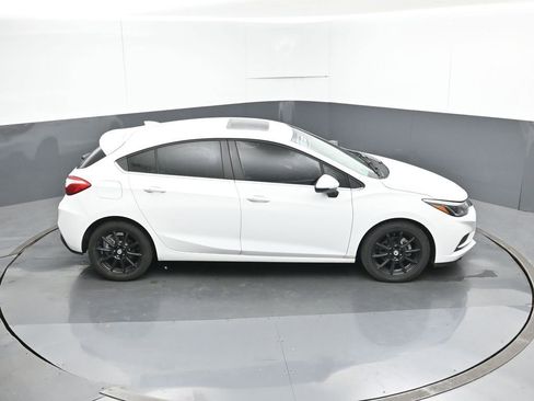 Used 2018 Chevrolet Cruze LT w/ Sun And Sound Package image 48