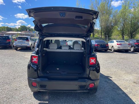 Used 2015 Jeep Renegade Latitude AWD/4WD image 26