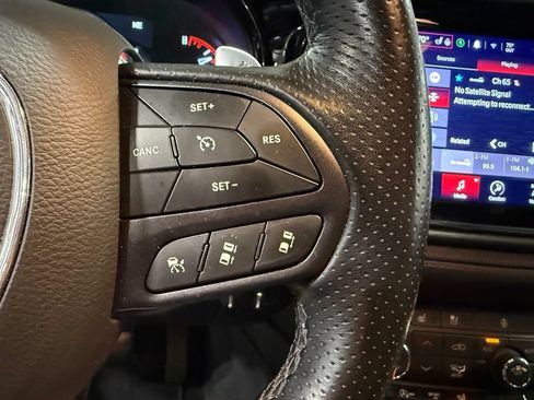 Used 2025 Dodge Durango GT AWD/4WD image 15